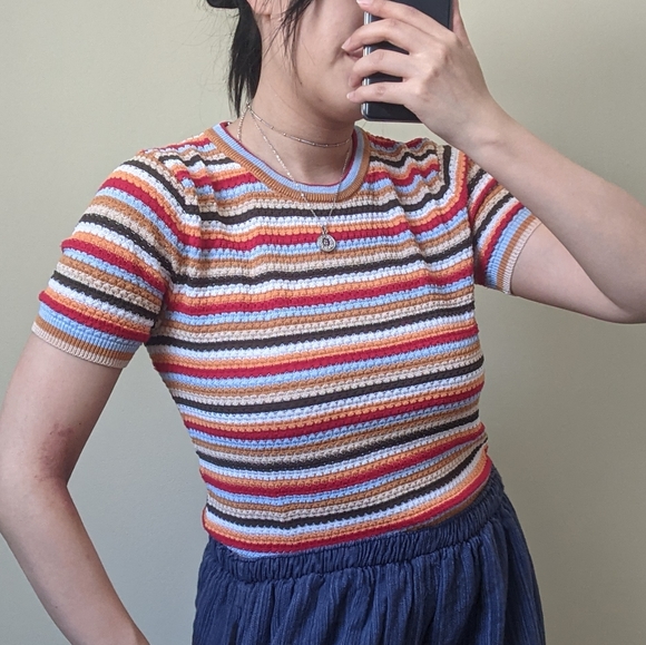 Vintage Tops - VINTAGE✨ inspired knitted knit tee 🌈